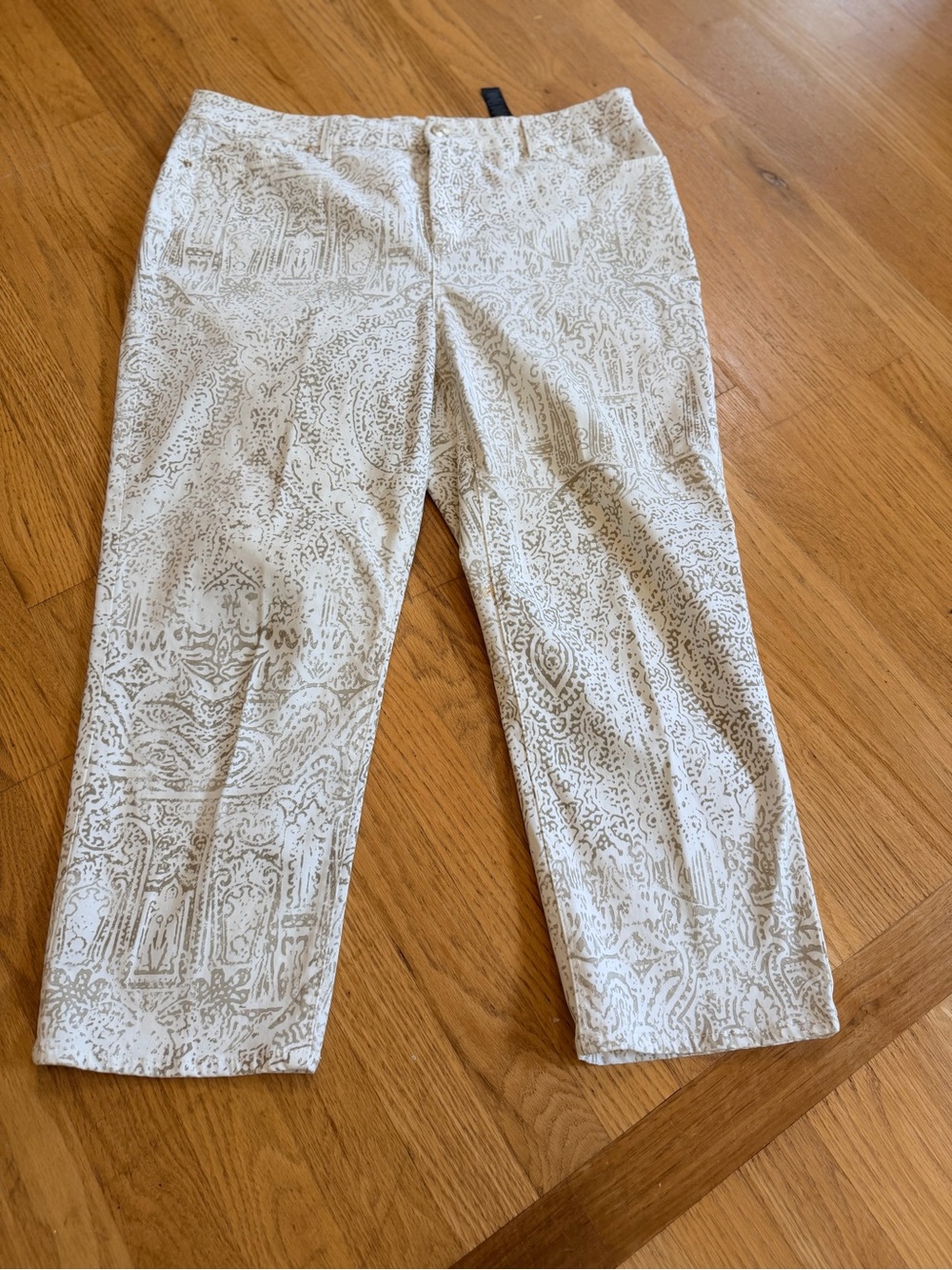 Women's Size 2.5 (14-16) "Chico's" Cream & Tan Patterned Chinos SOFT GUC